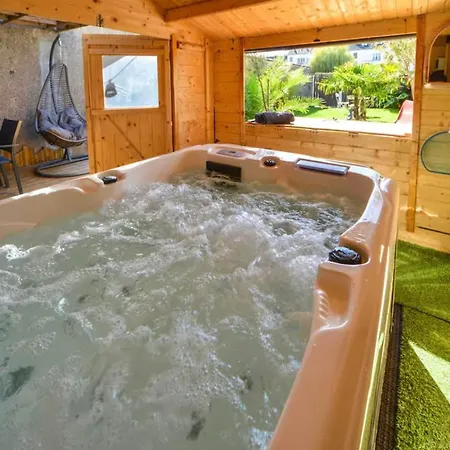 Διαμέρισμα Velours 4 & Jacuzzi